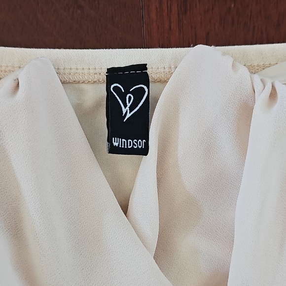 Windsor Cropped Mesh Balloon Sleeve Blouse - Picture 3 of 4